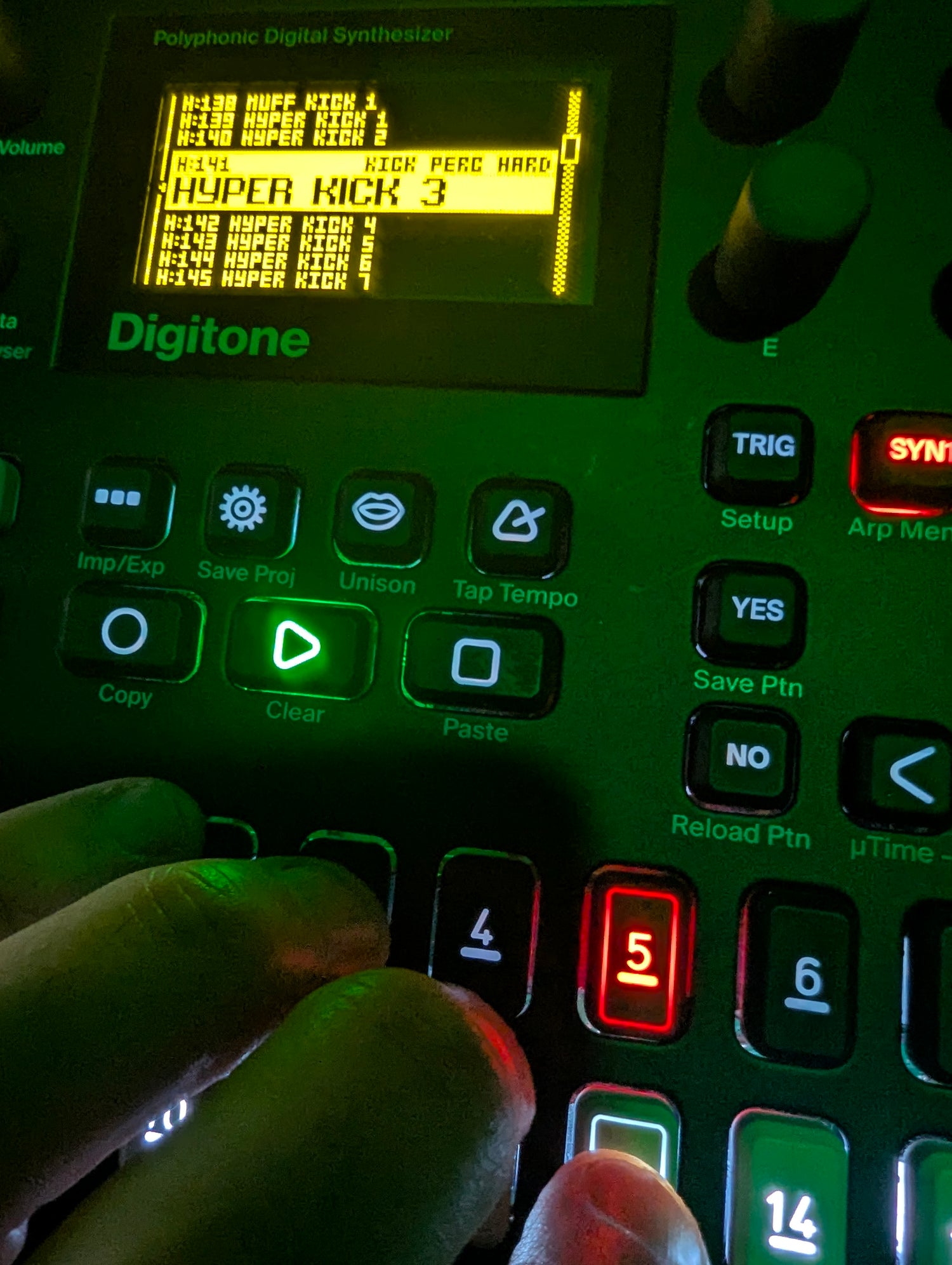 Editing kick drum sounds on Digitone synth