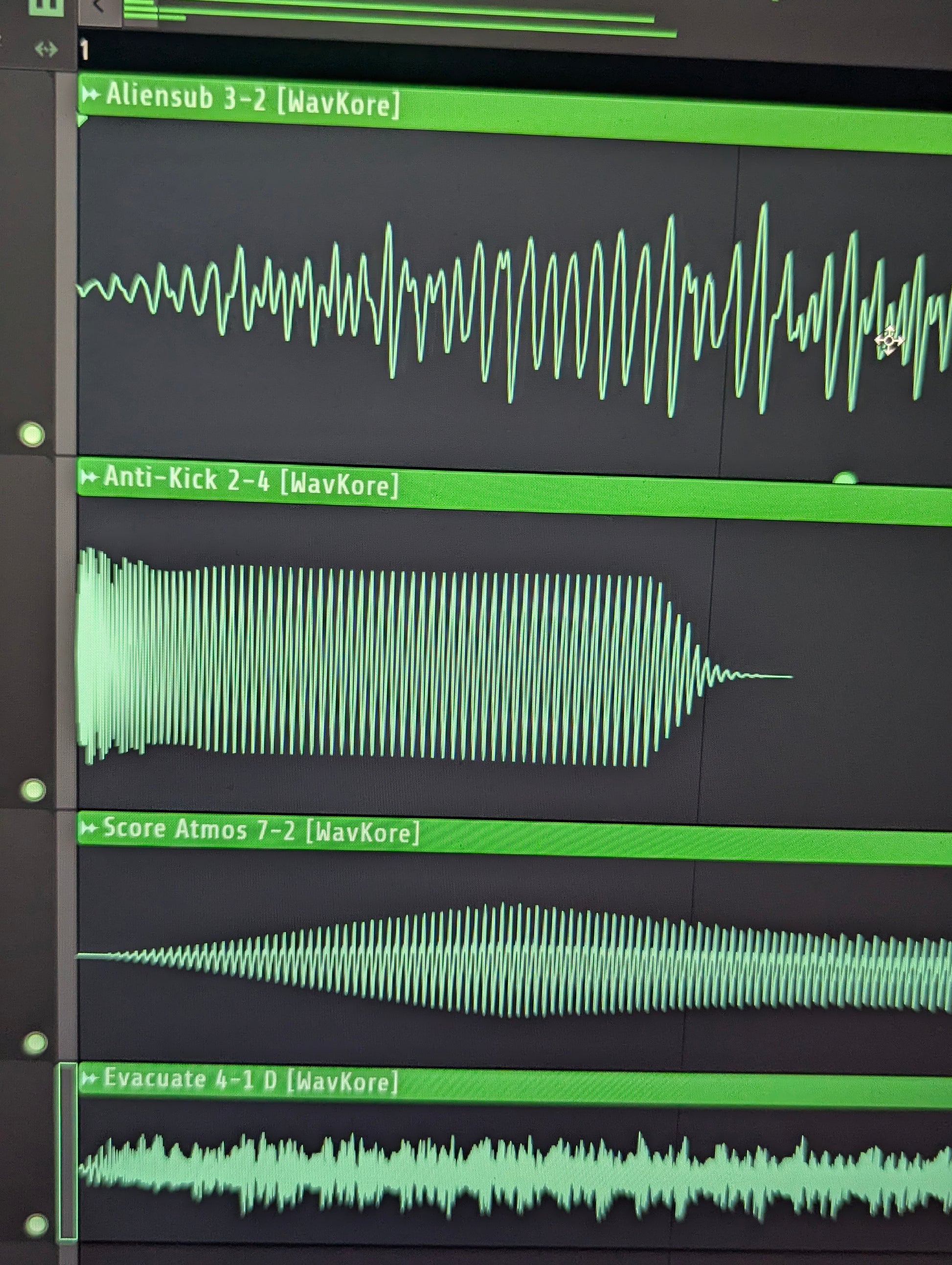 Arranging 4 sample waveforms within playlist mode in FLStudio DAW