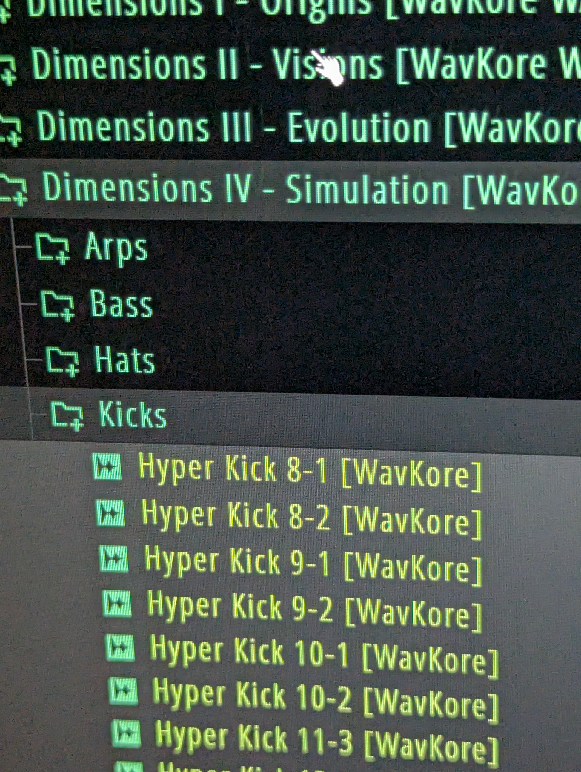 Choosing kick & bass drum samples from Dimensions sound packs in DAW